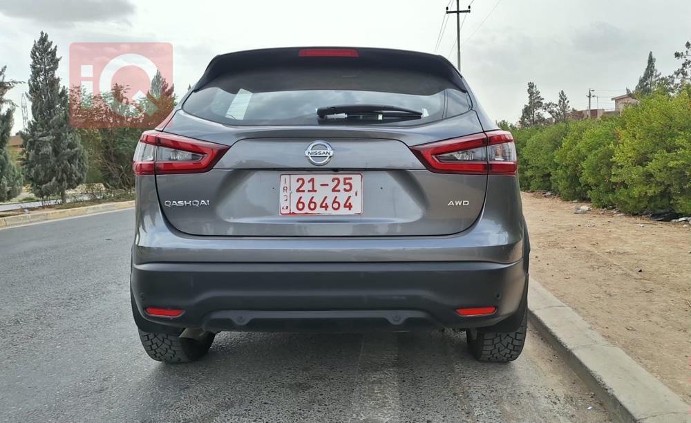 نيسان قاشقاي